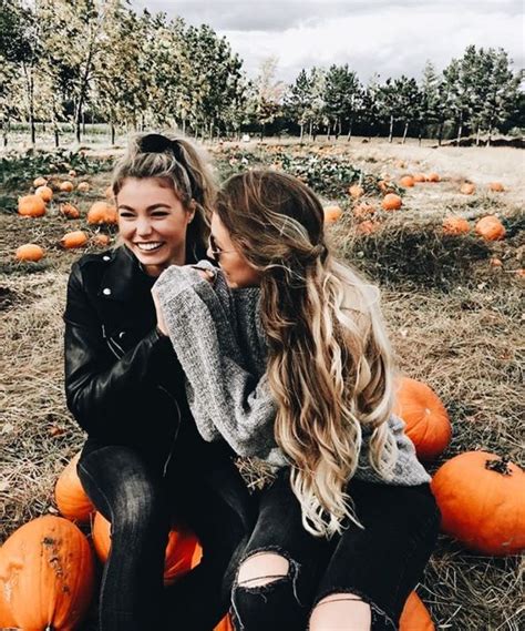 15 Fall Photoshoot Ideas To Get Some Serious Inspo Society19 Fall