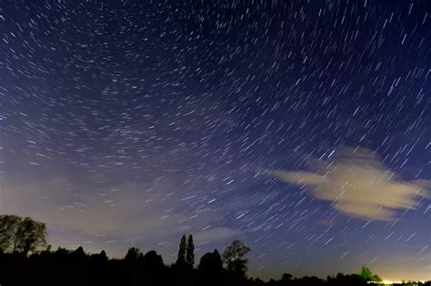 Czemu niebo jest ciemne nocą Naukowcy potwierdzają paradoks Olbersa