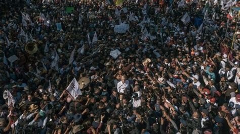 L Pez Obrador Lidera A Sus Partidarios En Una Marcha Por Ciudad De