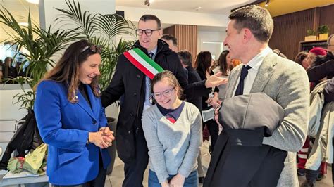 Alessandra Locatelli Ministro Per Le Disabilit Visita La Cooperativa