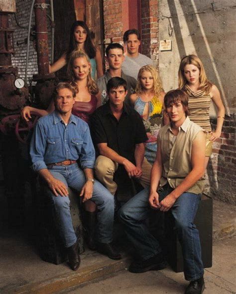 La Tv Da Ricordare Le 100 Serie Che Hanno Fatto La Storia 1970 2015 Roswell Tv Series