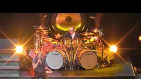 Alex Van Halen's Drum Solo Opening to "Hot For Teacher" Is Still Insane ...