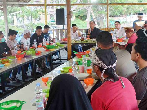 Pj Wali Kota Akbar Ali Bukber Bersama Jurnalis Parepare KRITIS ID