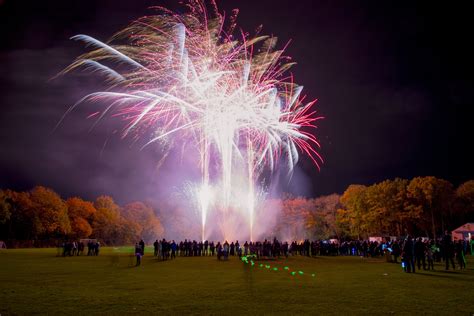 Star Fireworks-Bonfire Night Displays