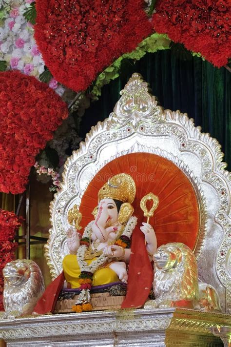 Pune, Maharashtra, 2 September 2022, People and Devotee at Famous Kasba Ganpati during Ganpati ...