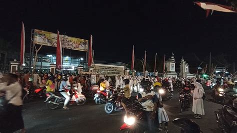 Ribuan Peserta Pawai Taaruf Penuhi Kawasan Alun Alun Bojonegoro