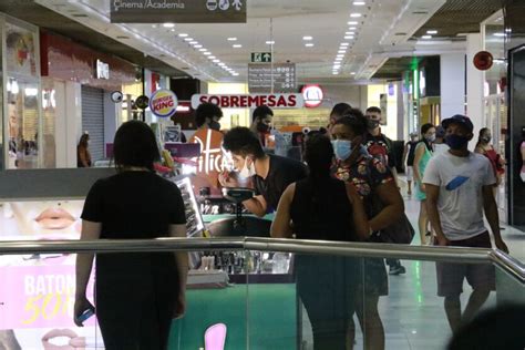 Reabertura De Shoppings Tem Filas E Muito Movimento