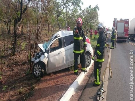 Motorista tenta fazer ultrapassagem e morre após bater em caminhão