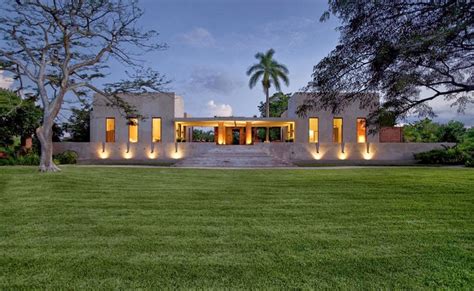 Diseño De Moderna Casa Hacienda Fachada Y Diseño De Interiores Fotos