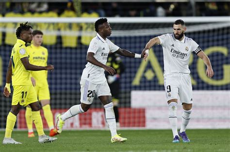 El Real Madrid Remonta Y Sobrevive En Villarreal Pese A Bordear El