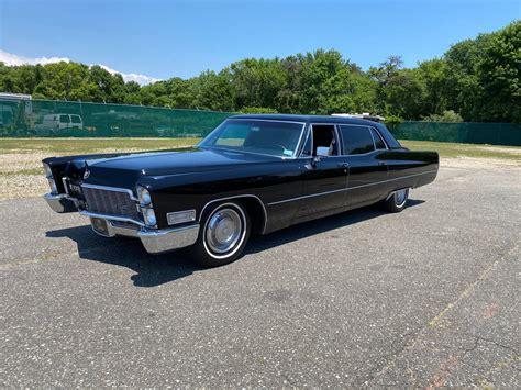 Cadillac Fleetwood Limo Classic Collector Cars