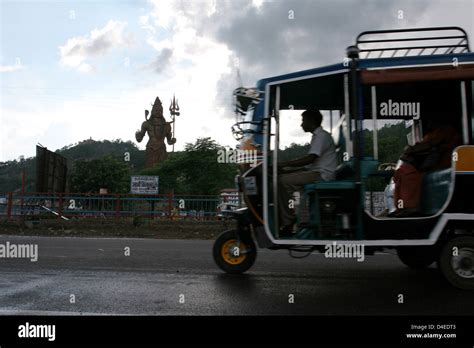 Giant statue of Shiva near Haridwar Stock Photo - Alamy