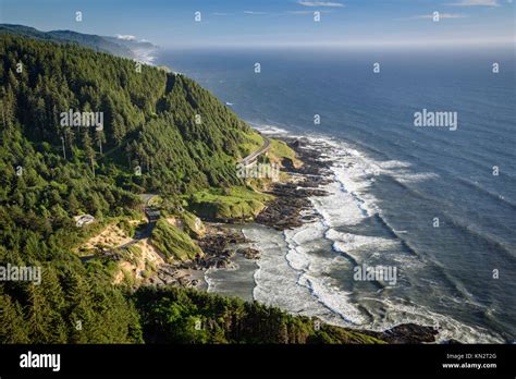 Oregon Coast From Viewpoint At Top Of Cape Perpetua Stock Photo Alamy