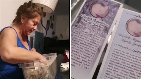 Una Mujer Mandó A Hacer Tarjetas Y Recuerdos Con Su Rostro Para El Día De Su Funeral Infobae