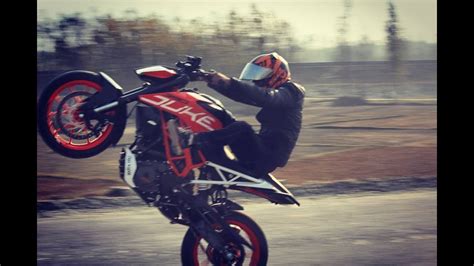 Duke 390 Wheelie Bike Stunts Ktm Stunt Rider Bikers Of Kashmir Youtube