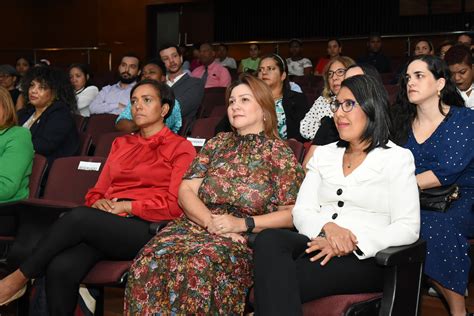 Acto De Apertura Del Diplomado En La Uasd Para Trabajadores Sociales