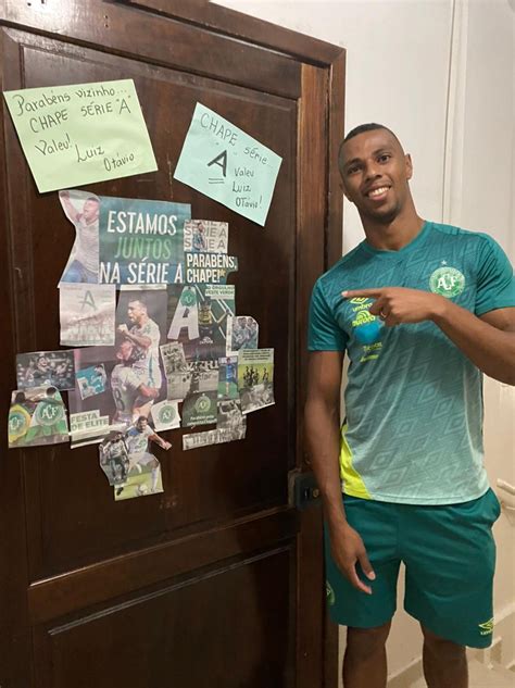 Vizinhos fazem homenagem diferente a Luiz Otávio zagueiro da Chape