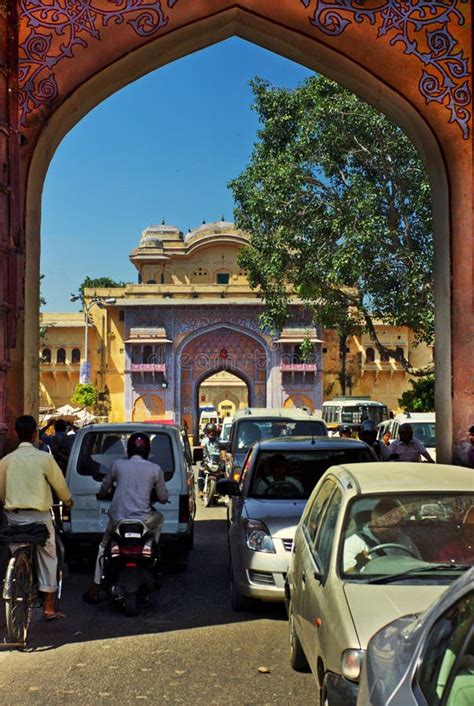 Streets of Delhi editorial image. Image of traffic, mopeds - 95275630