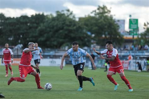 Versus Pálido empate sin goles entre Guaireña y General Caballero en