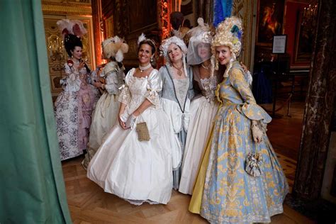 PHOTO GALLERY Chateau De Versailles Hosts Fancy Dress Evening