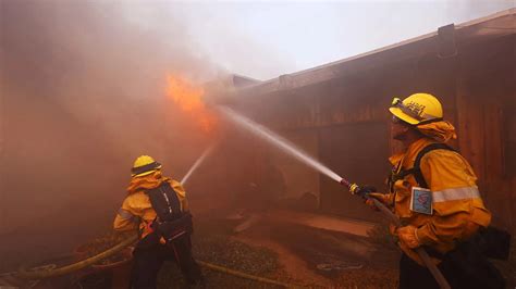 Uncontained Fire Threatens Pacific Palisades Homes And Businesses