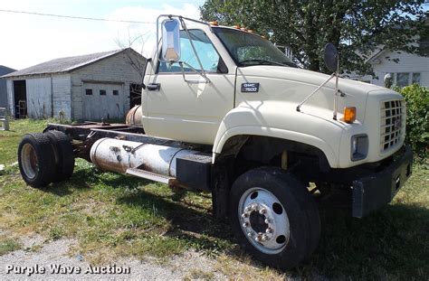 1998 GMC 7500 truck cab and chassis in Cowgill, MO | Item DE5270 sold | Purple Wave