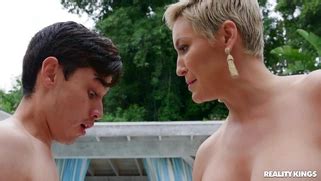 MILF Ryan Keely Guzzles The Cock By The Pool Porn Movies Movs