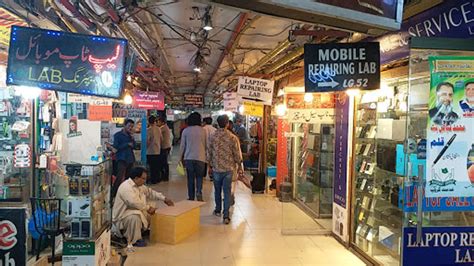 Hafeez Center Electronics Hub Or Scammers Market