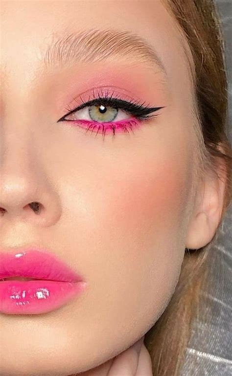 20 Valentines Day Makeup Ideas 2023 Glossy Pink Lips