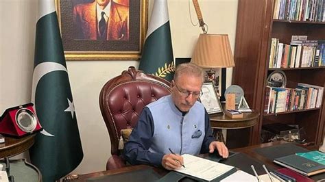 President Alvi Signs Army Official Secrets Acts Into Law Pakistan