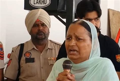 No Hope Of Justice Sidhu Moosewalas Mother Slams Punjab Govt After