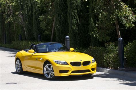 2012-BMW-Z4-parked-in-yellow - The Supercars - Car Reviews, Pictures ...