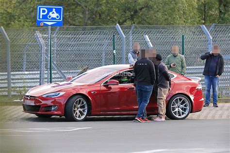 Tesla Model S Patrol Car Runs Out Of Juice During Chase Cop Pulls Out