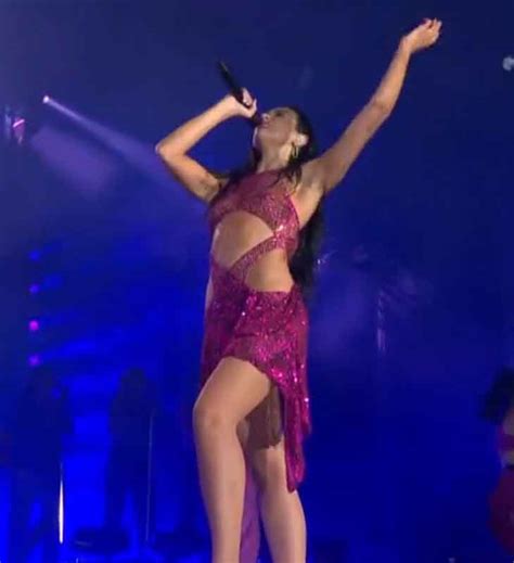 Dua Lipa Fecha O Rock In Rio 2022 Em Grande Estilo Cantando Seus