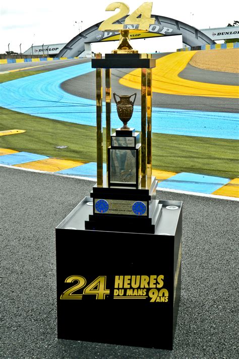 Le Musée Des 24 Heures Chez Vous Le Grand Trophée Des 24 Heures Du