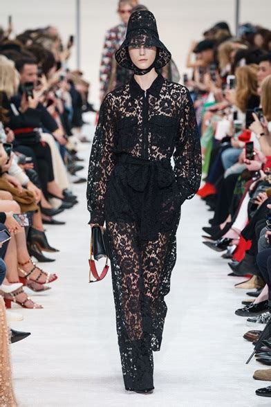 Sfilata Valentino Parigi Collezioni Autunno Inverno Vogue