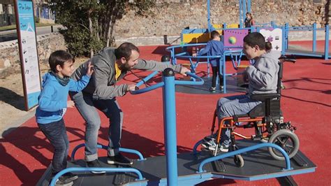 PARQUES INCLUSIVOS No hay parques para niños con discapacidad los