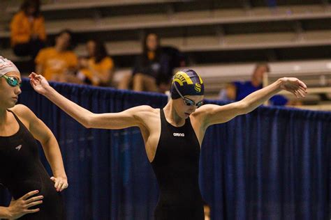 Canadian Olympian Taylor Ruck Leads Scottsdale Aquatic Club to Victory at Speedo Sectionals ...