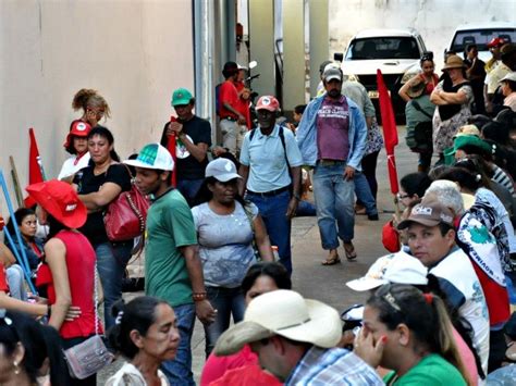 G1 Manifestantes invadem prédio da sede do Incra em Campo Grande