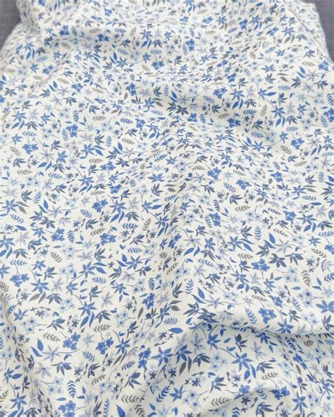 Tissu Fleuri Style Liberty Tissus Et Nappes Westeel