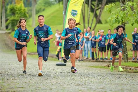 Atleta Da Sele O Brasileira No Festival Da Escolinha De Triathlon