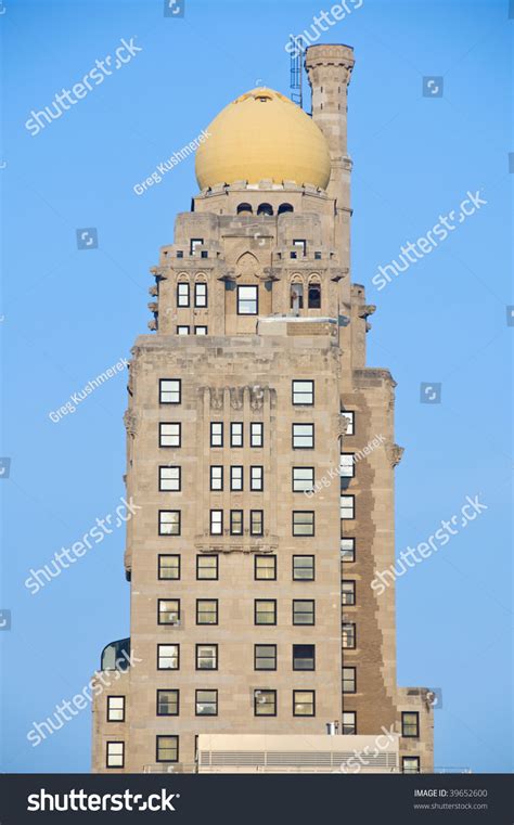 The Onion Dome Of A Hotel In Chicago Was Designed To Dock Dirigibles In