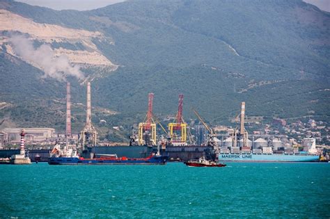 Sea port free image download