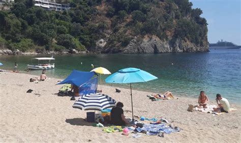 Boginje jedan par je u Grčku na plažu doveo dijete zaraženo boginjama