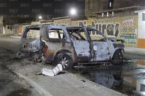 Se Incendia Camioneta Tras Chocar Contra Poste