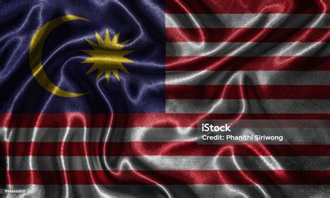 Wallpaper Oleh Bendera Malaysia Dan Mengibarkan Bendera Dengan Kain