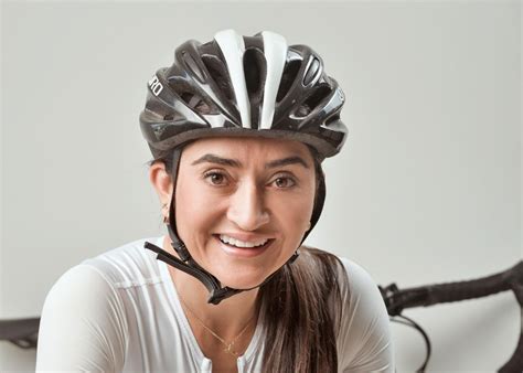 Diana Lorena Gómez La Candidata Uribista Que Recorre El País En Bicicleta Para Llegar Al