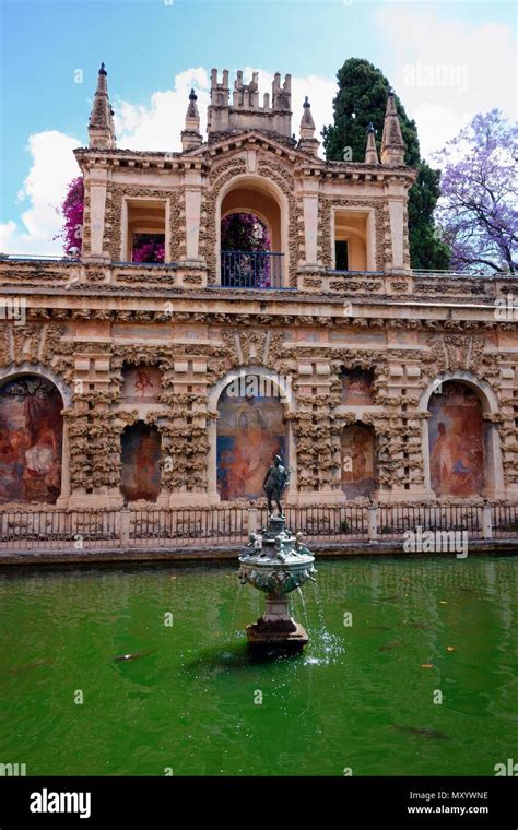 Alcazar palace seville, gardens hi-res stock photography and images - Alamy