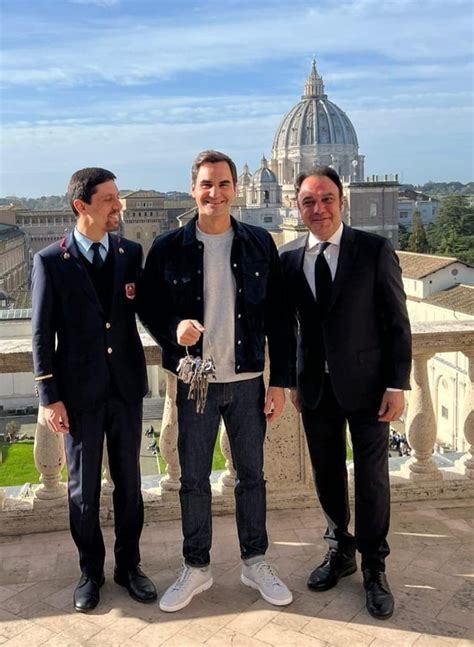 Federer Visita A Sorpresa I Musei Vaticani Per Il Compleanno Della Moglie