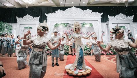 Benarkah Tarian Pagar Pengantin Sarat Makna Dan Budaya GenPI Co